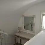 Enalios House *