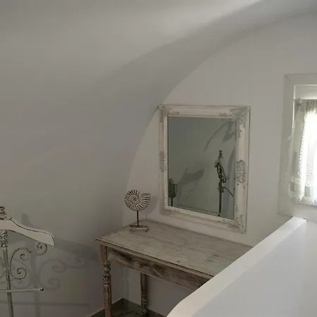 Enalios House *